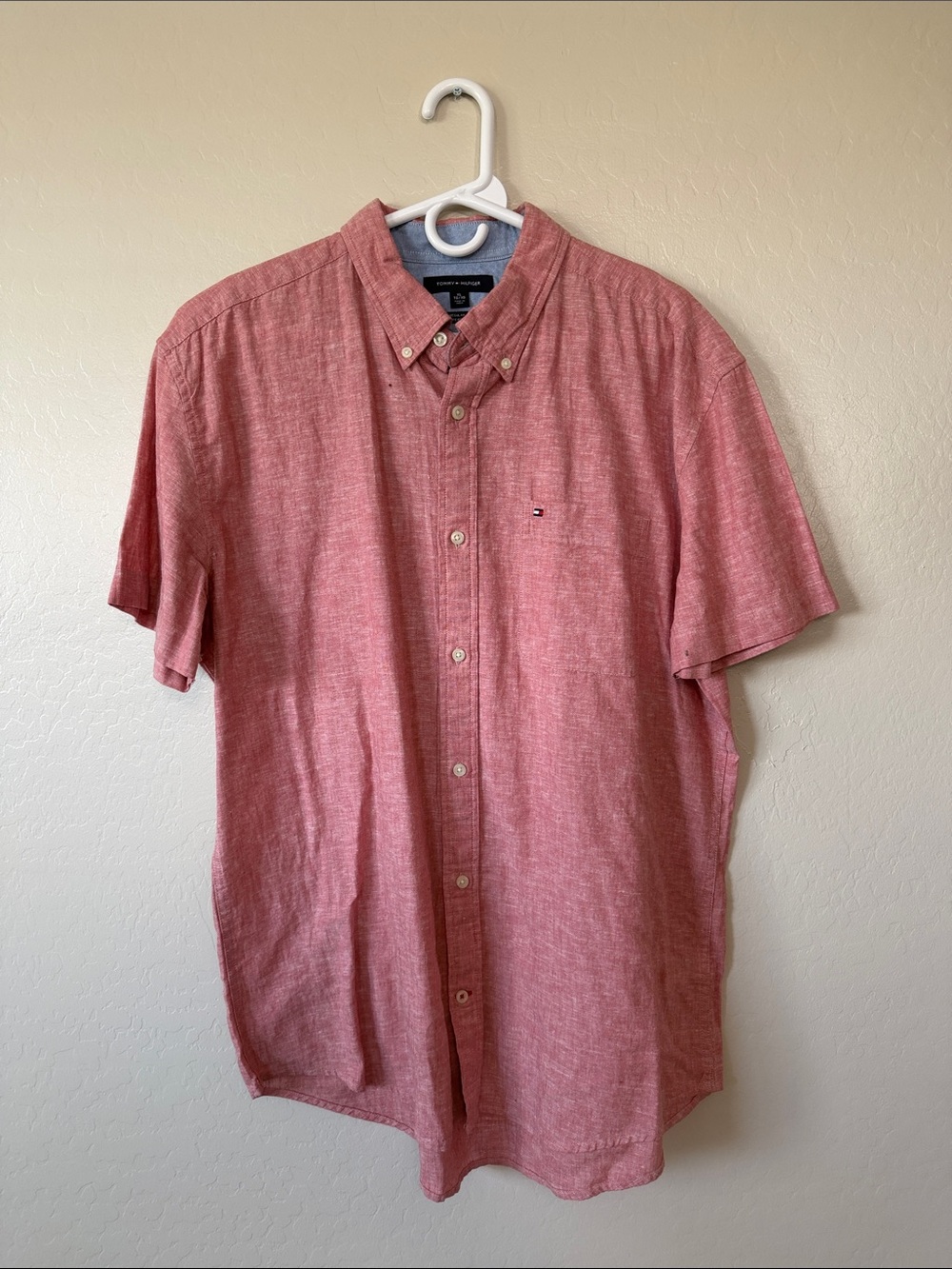 Tommy Hilfiger Men's Heathered Coral Short-Sleeve Button-Down Shirt